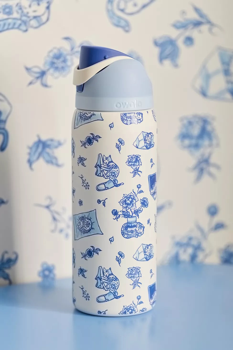 Owala Freesip Bottle 32oz - Delft Cat - (Limited Edition)